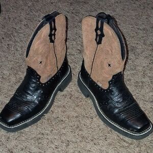 Stylish Black and Tan Western Boots for Women